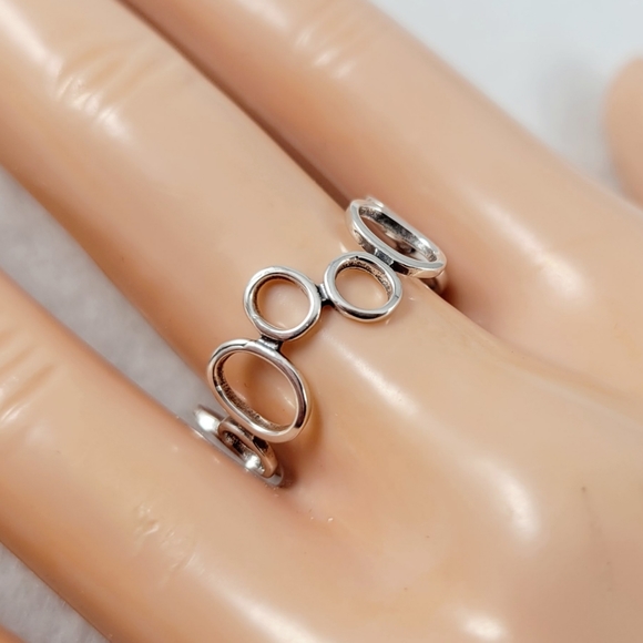 Sterling Silver Circle Band - Picture 12 of 12